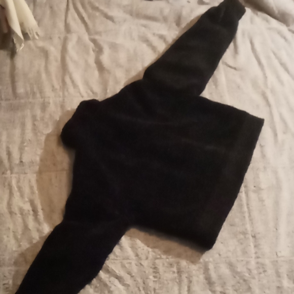 Black Fuzzy Coat, women's small. - Picture 4 of 9